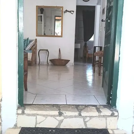 Casa Nonna Traditional Holiday home Ozias