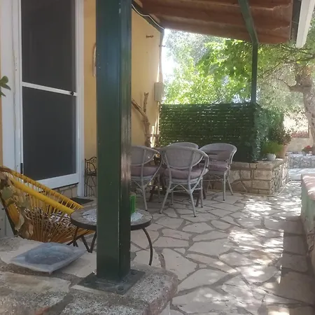 Casa Nonna Traditional Holiday home Ozias